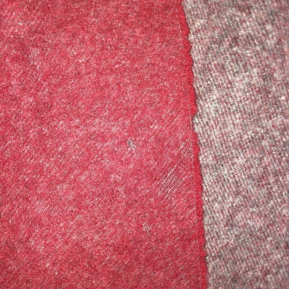 Lauren RALPH LAUREN Wool Red Gray 100% Virgin Lambswool Fringe Logo Italy - Picture 9 of 12
